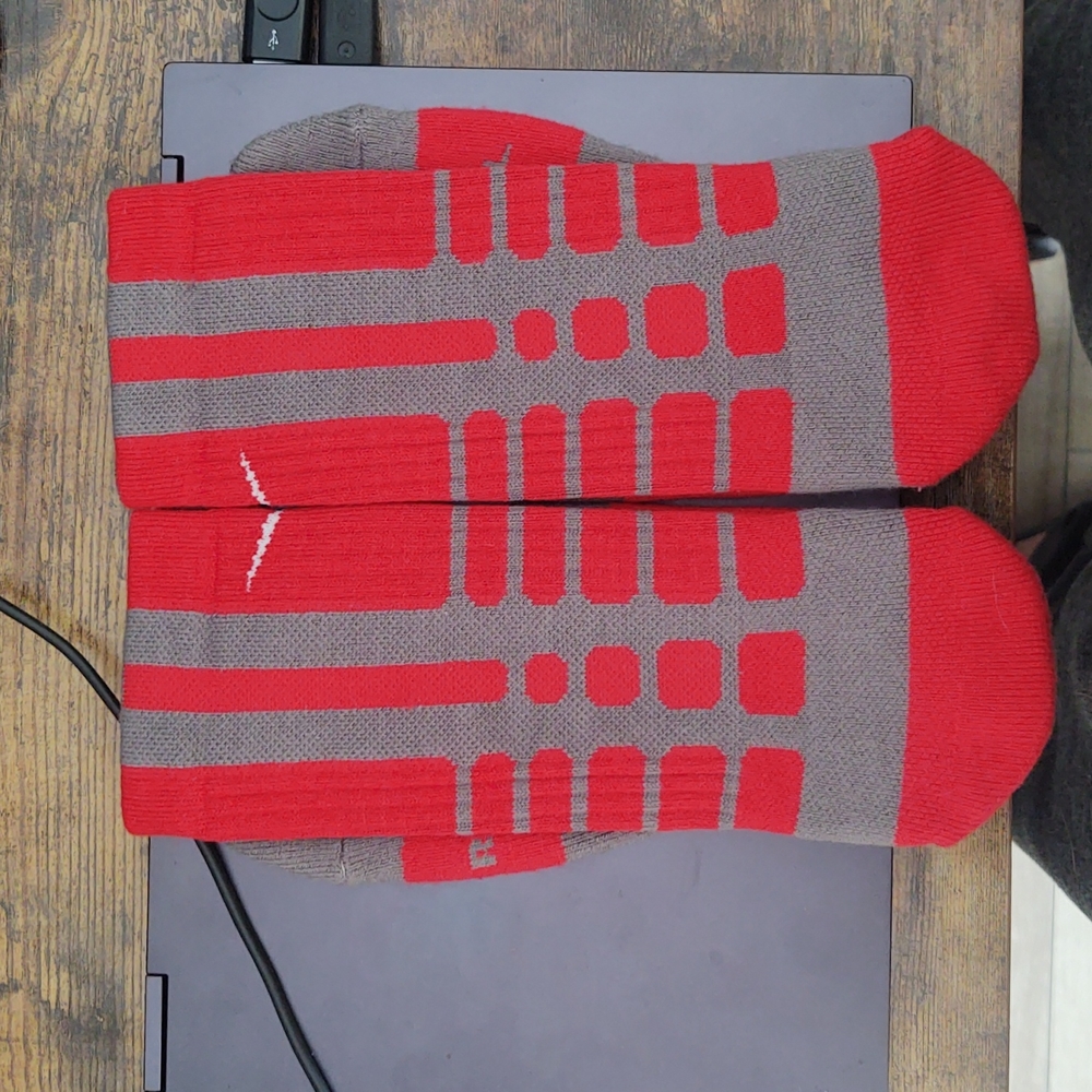 Nike Platinum Elite Socks NWOT